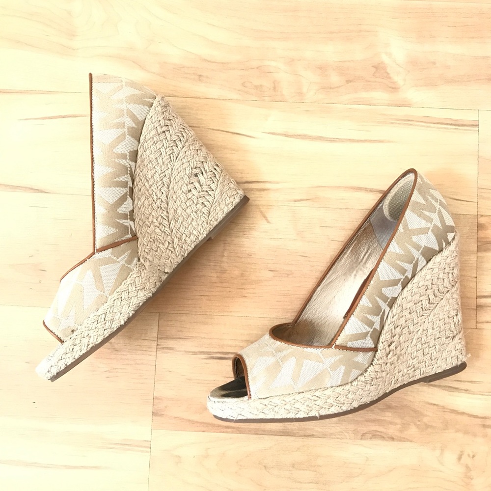 Michael Kors - Cabanna (color:camel/beige)